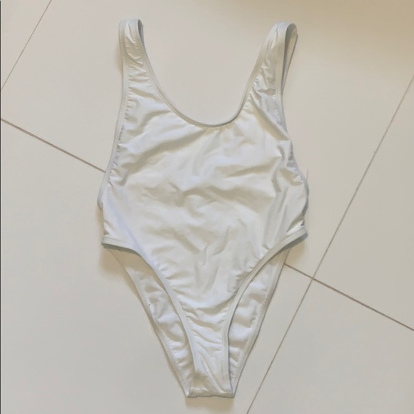 One piece swimsuit - Picture 1 of 2